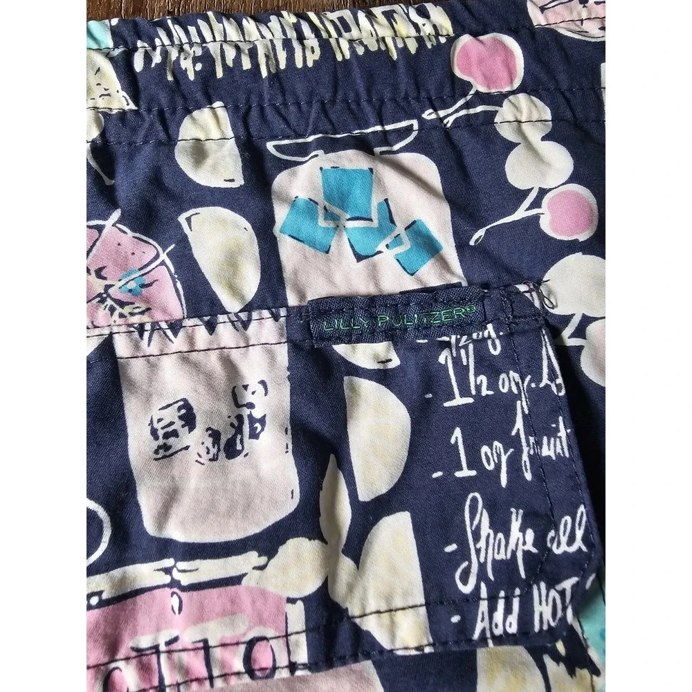 Lilly Pulitzer Men's Capri Swim Trunks Sz XXL Drinks On Me Pattern Navy Tropical